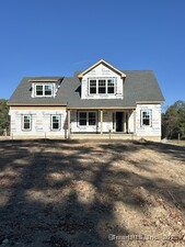 Homes for sale in Simsbury, CT | 40 Holcomb St, Simsbury, CT 06070 | MLS# 24131368