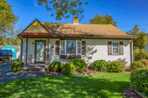 Homes for sale in Agawam, MA | 60 South Alhambra Cir, Agawam, MA 01001 | MLS# 24131388