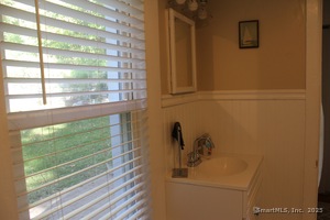 Homes for sale in Chester, CT | 6 W Main St, Chester, CT 06412 | MLS# 24131491