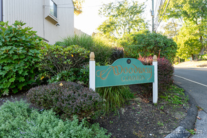 Homes for sale in Stamford, CT | 19 Woodway Rd #APT 14, Stamford, CT 06907 | MLS# 24131544