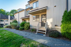 Homes for sale in Stamford, CT | 19 Woodway Rd #APT 14, Stamford, CT 06907 | MLS# 24131544