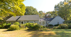 Homes for sale in Middlebury, CT | 72 Carriage Dr, Middlebury, CT 06762 | MLS# 24131536