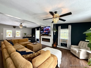 Homes for sale in Montville, CT | 33D Laurel Point Dr, Montville, CT 06370 | MLS# 24131454