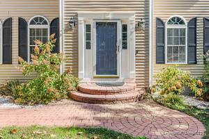 Homes for sale in Middletown, CT | 36 Brookview Ln, Middletown, CT 06457 | MLS# 24131062