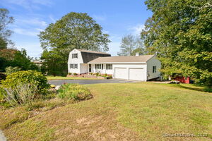 Homes for sale in Waterford, CT | 20 Connshire Dr, Waterford, CT 06385 | MLS# 24131938