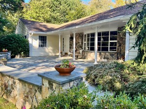 Homes for sale in Stamford, CT | 185 Haviland Rd, Stamford, CT 06903 | MLS# 24126866