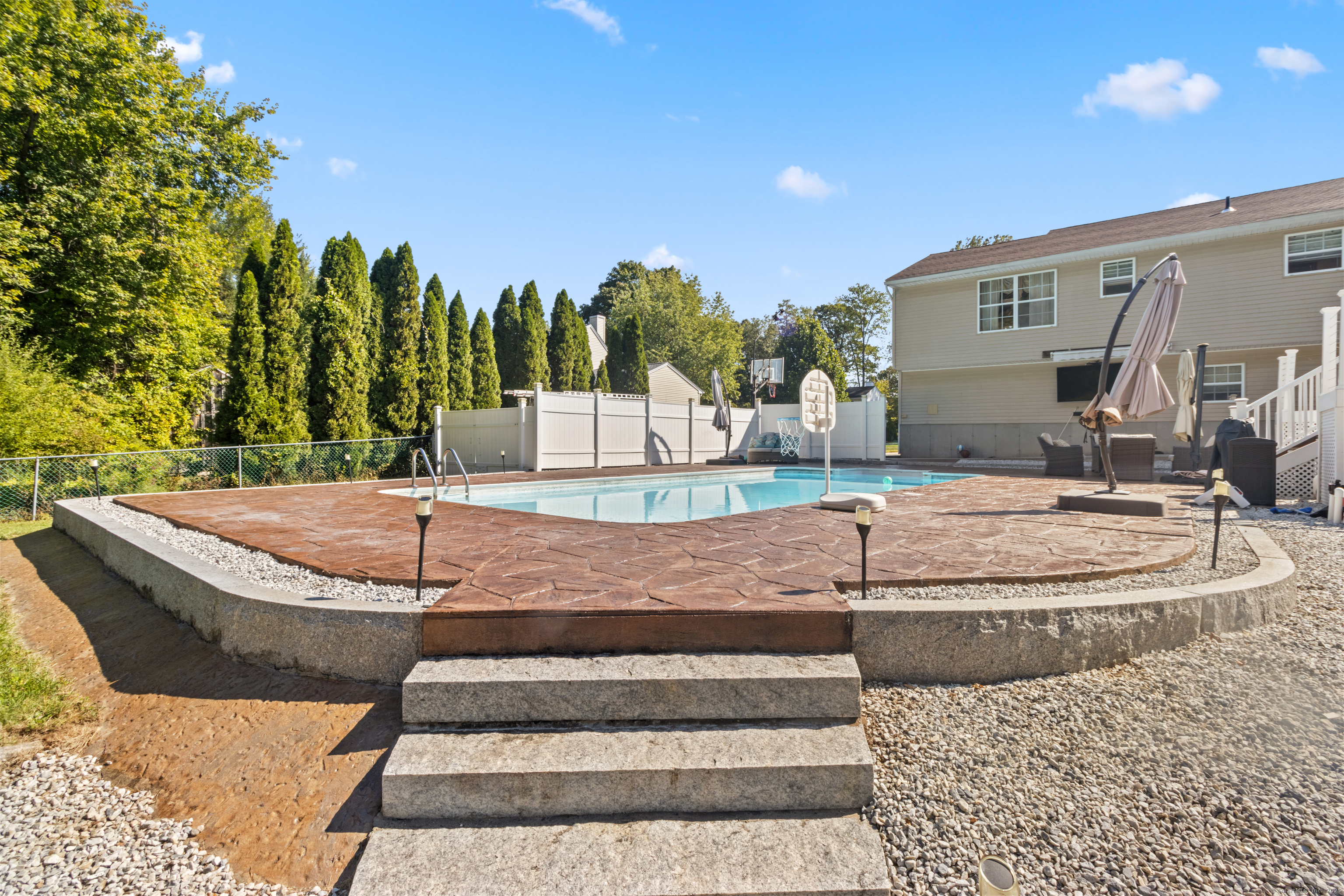 29 Quail Hollow, Windsor, 06095, 3 Bedrooms Bedrooms, 0 ,2 BathroomsBathrooms,Single Family For Sale,For Sale,Quail Hollow,0,24132043