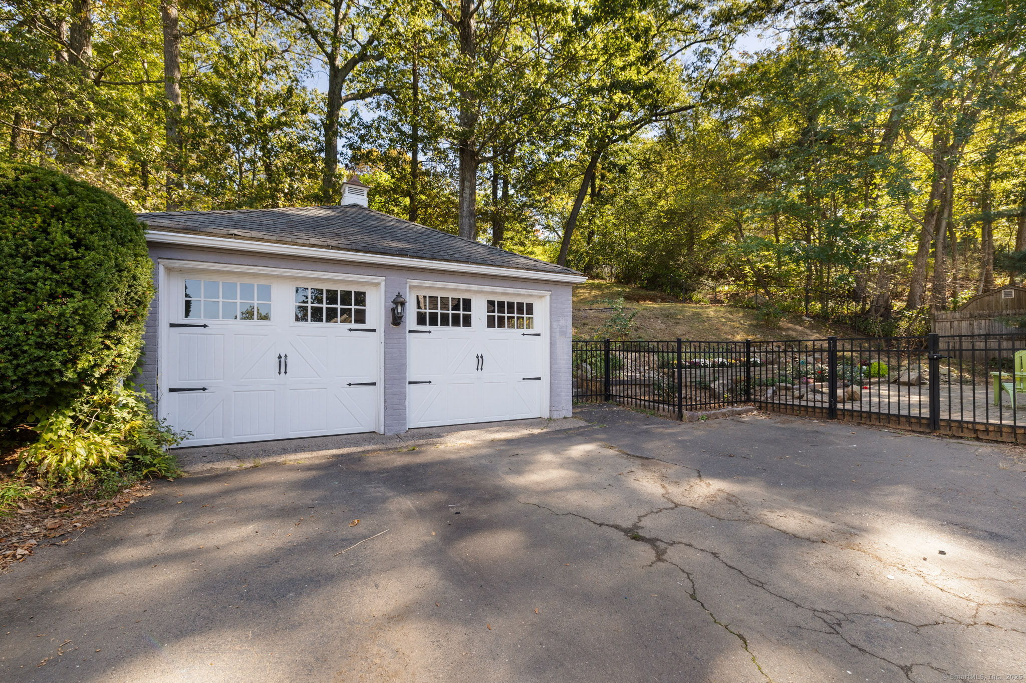 Photo 28 of 172 Oakland Street, Bristol, CT