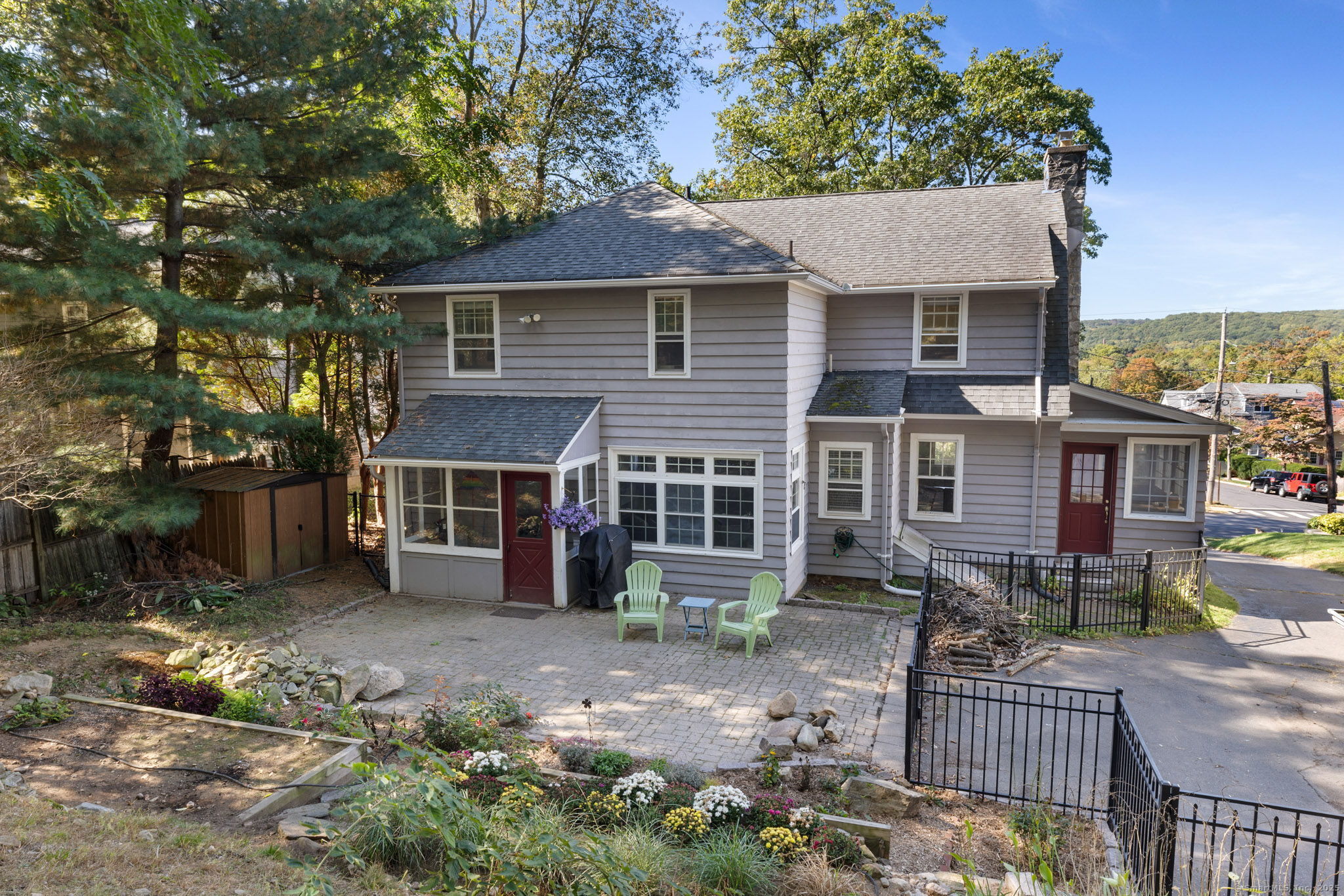 Photo 34 of 172 Oakland Street, Bristol, CT