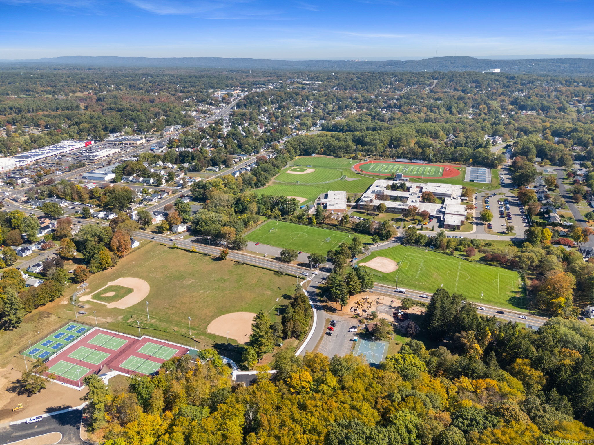 Photo 38 of 172 Oakland Street, Bristol, CT