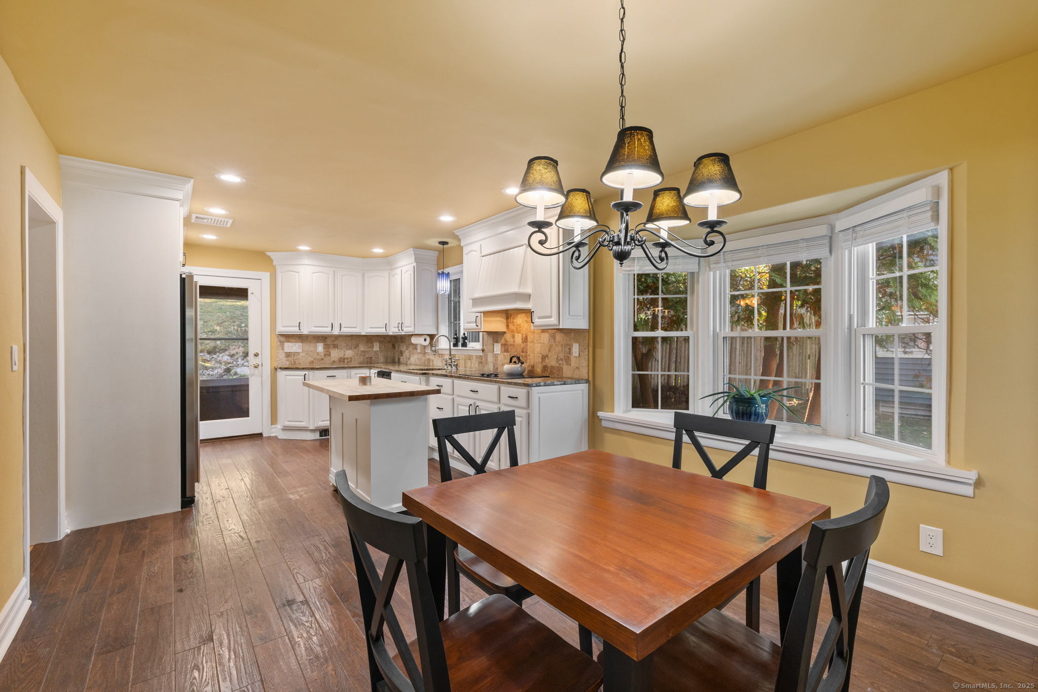 Photo 9 of 172 Oakland Street, Bristol, CT