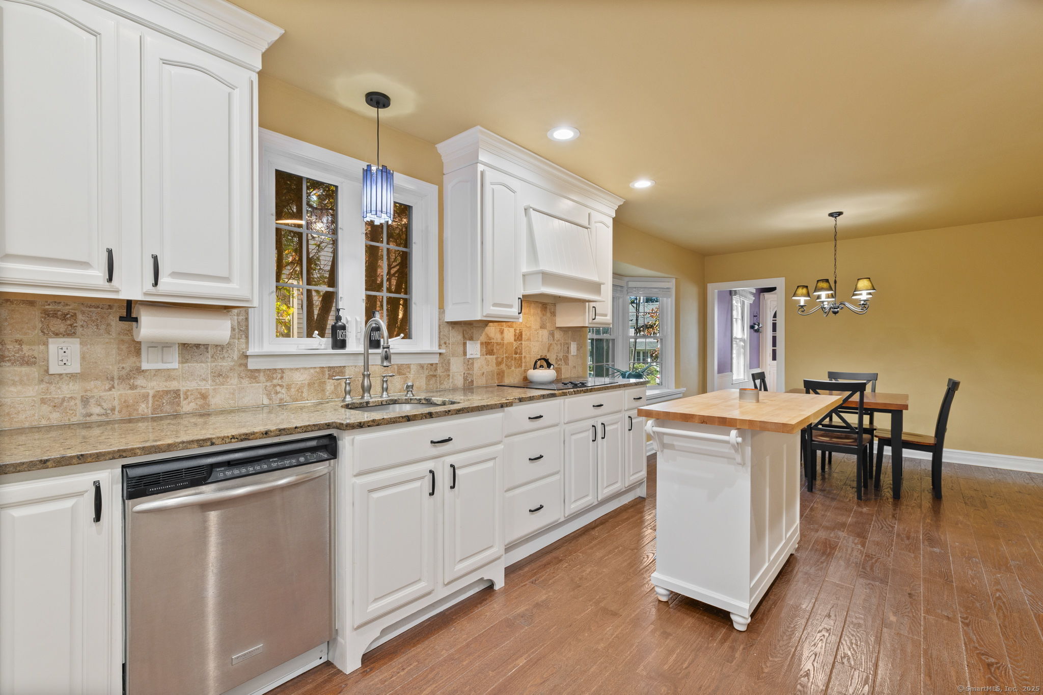 Photo 5 of 172 Oakland Street, Bristol, CT