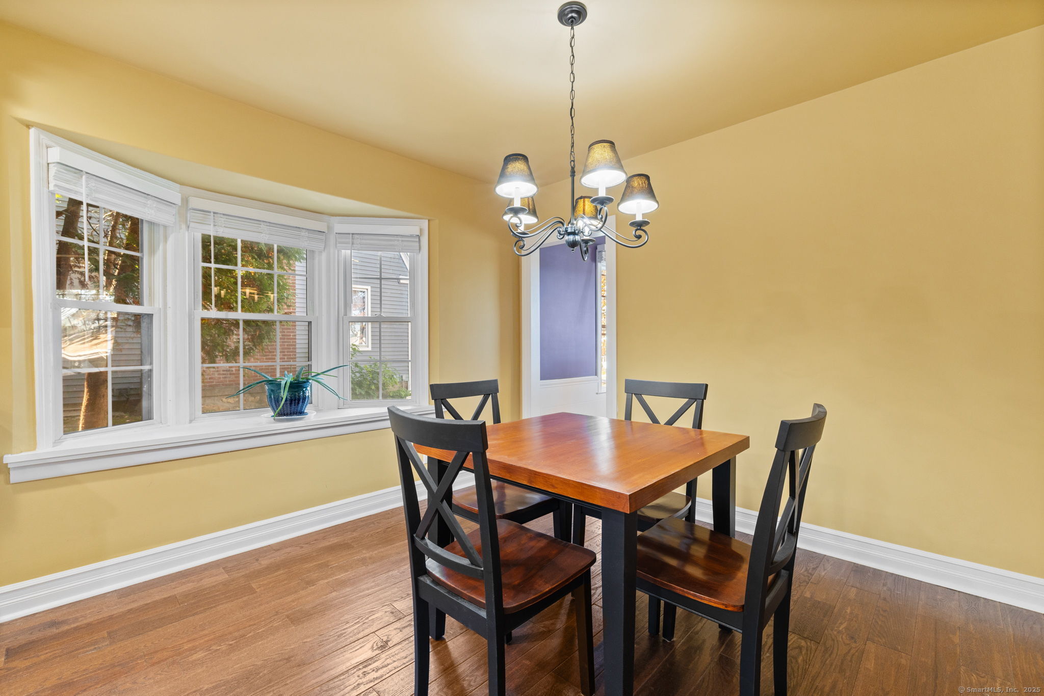 Photo 11 of 172 Oakland Street, Bristol, CT