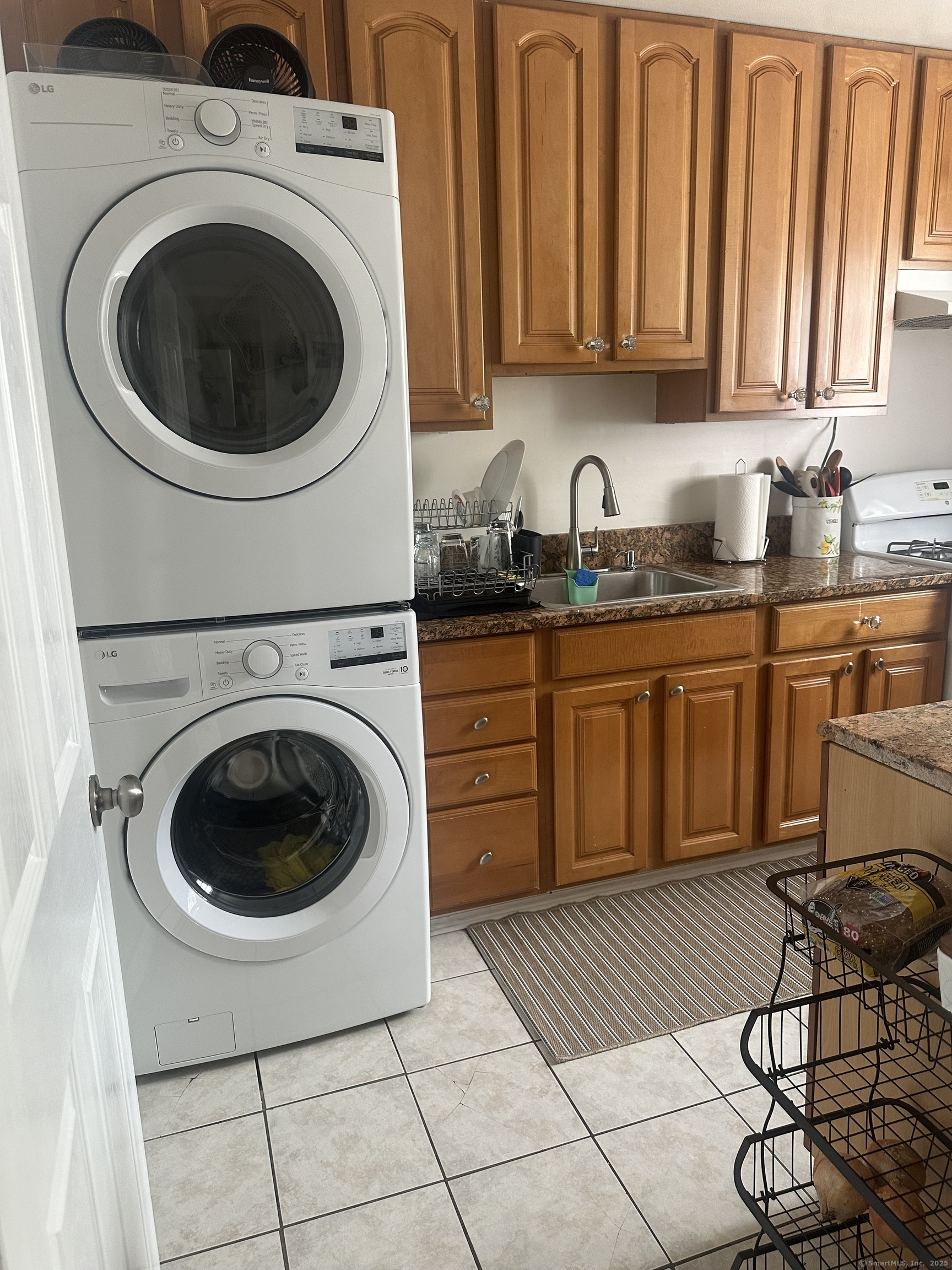 16 Fairview, Danbury, 06810, 2 Bedrooms Bedrooms, 0 ,1 BathroomBathrooms,Condo/co-op For Sale,For Sale,Fairview,0,24131907