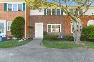 Homes for sale in Milford, CT | 30 Salem Walk #30, Milford, CT 06460 | MLS# 24132171