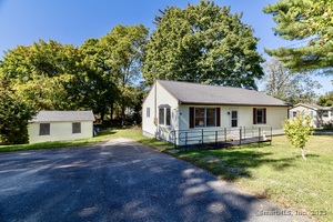 Homes for sale in Waterford, CT | 17 Millstone Rd W, Waterford, CT 06385 | MLS# 24132331