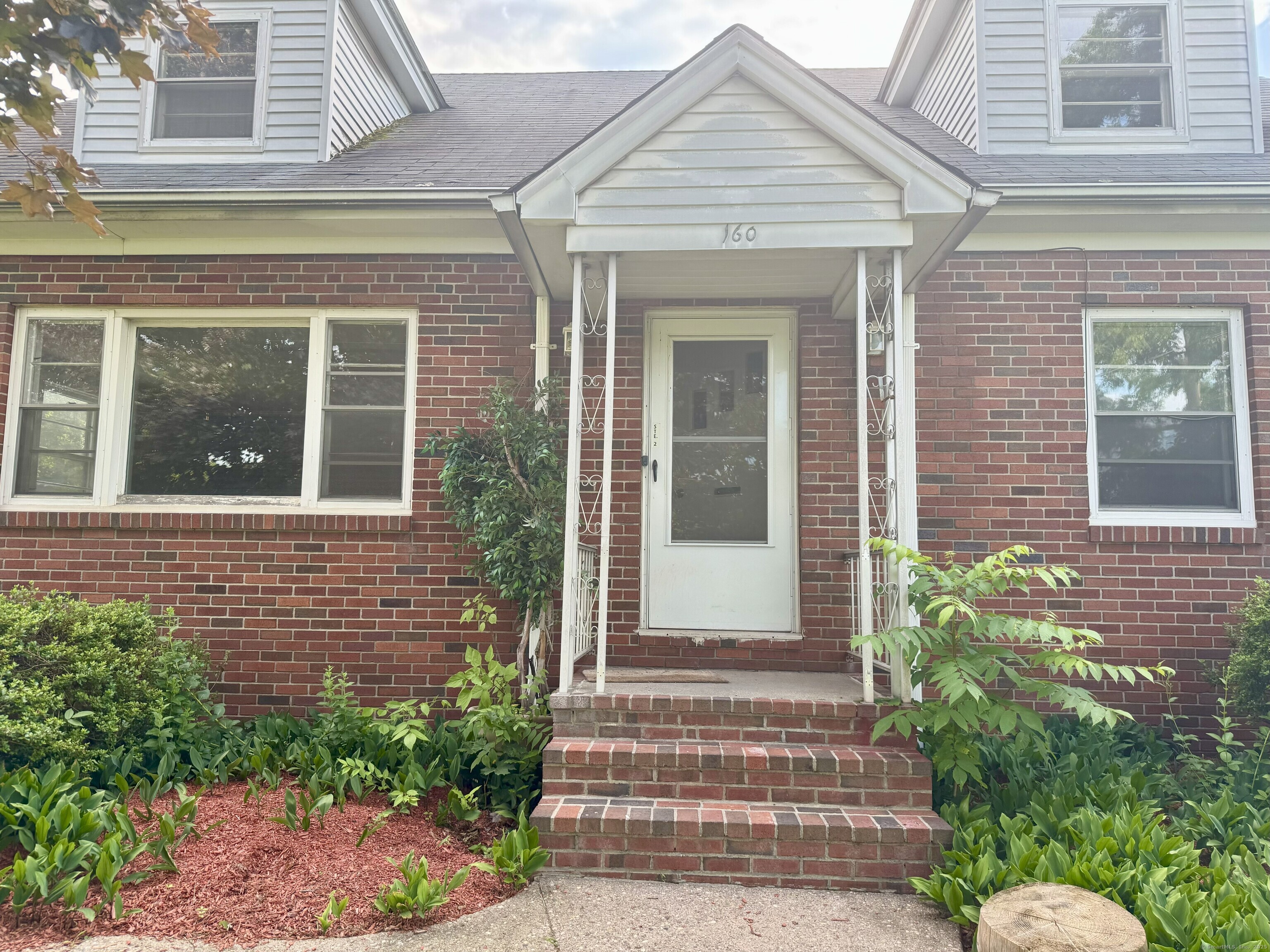 160 Wolcott, Bristol, 06010, 7 Bedrooms Bedrooms, 0 ,3 BathroomsBathrooms,Multi-family For Sale,For Sale,Wolcott,0,24132507