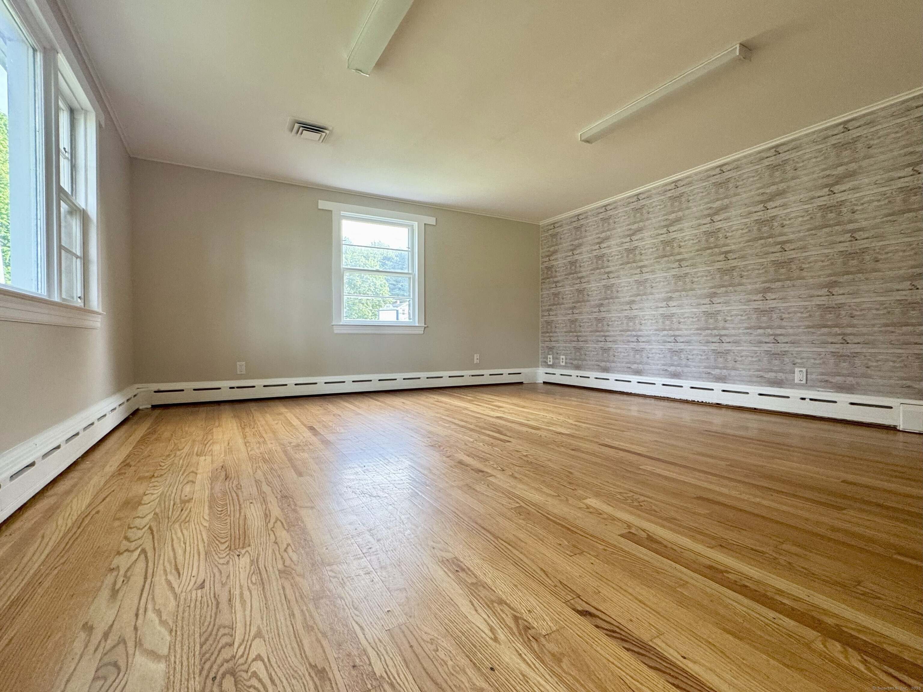 160 Wolcott, Bristol, 06010, 7 Bedrooms Bedrooms, 0 ,3 BathroomsBathrooms,Multi-family For Sale,For Sale,Wolcott,0,24132507