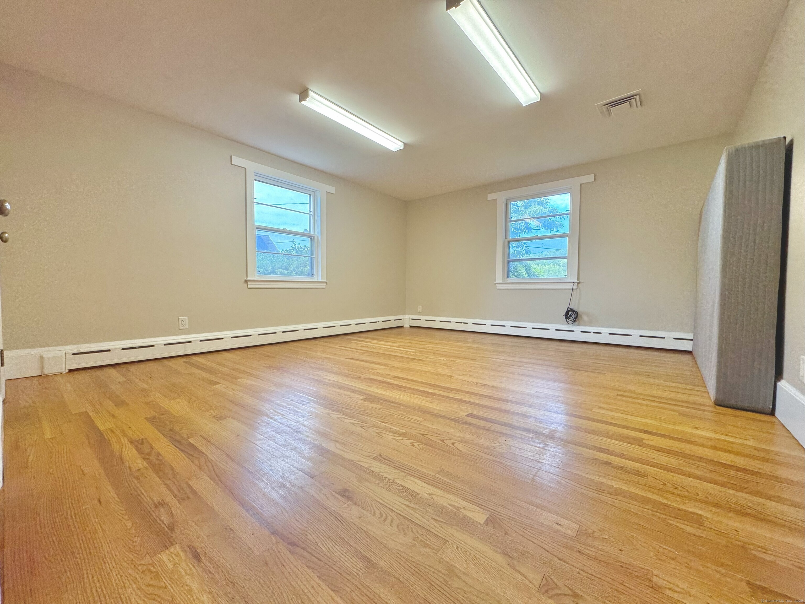 160 Wolcott, Bristol, 06010, 7 Bedrooms Bedrooms, 0 ,3 BathroomsBathrooms,Multi-family For Sale,For Sale,Wolcott,0,24132507