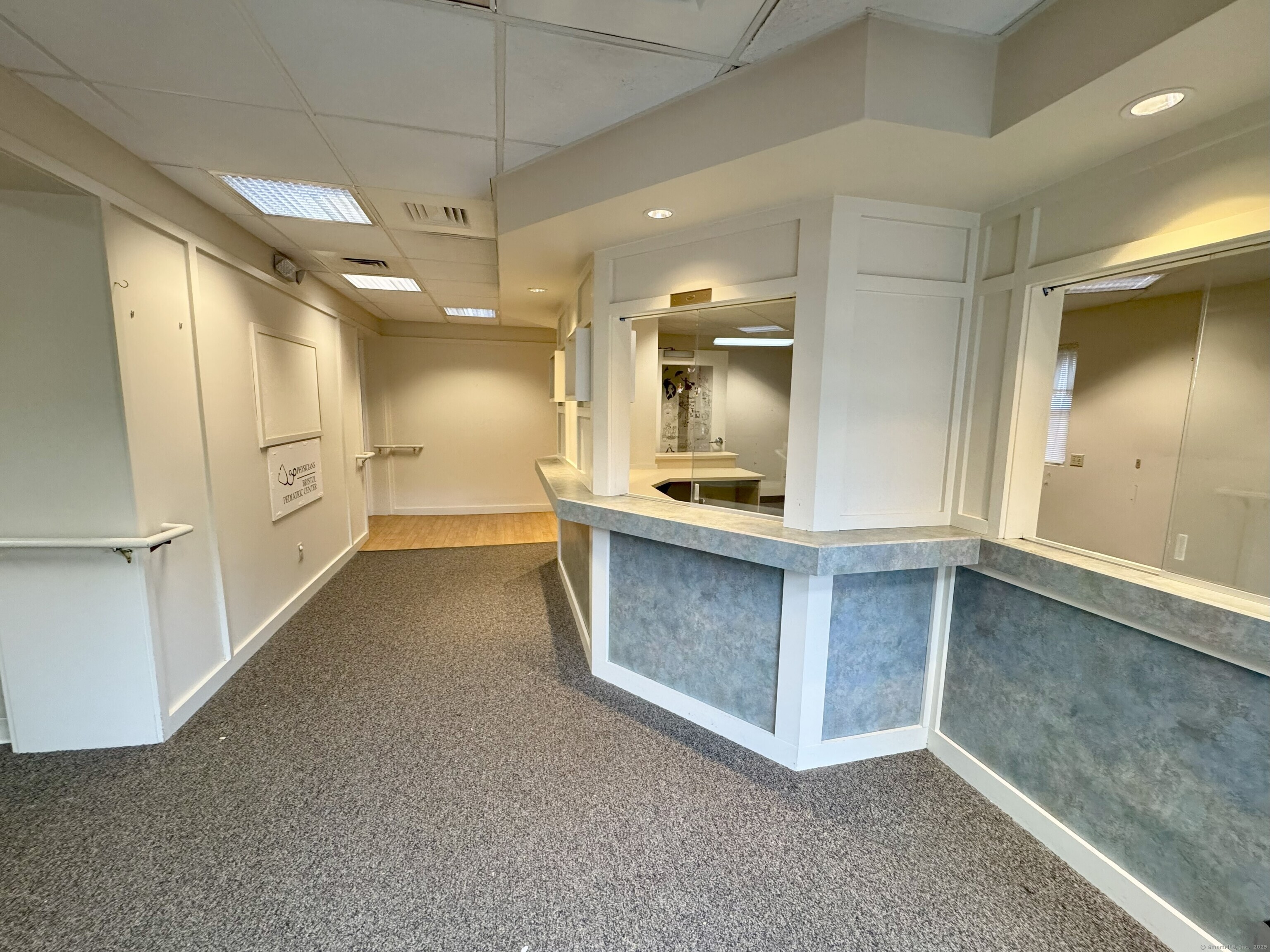 160 Wolcott, Bristol, 06010, 7 Bedrooms Bedrooms, 0 ,3 BathroomsBathrooms,Multi-family For Sale,For Sale,Wolcott,0,24132507