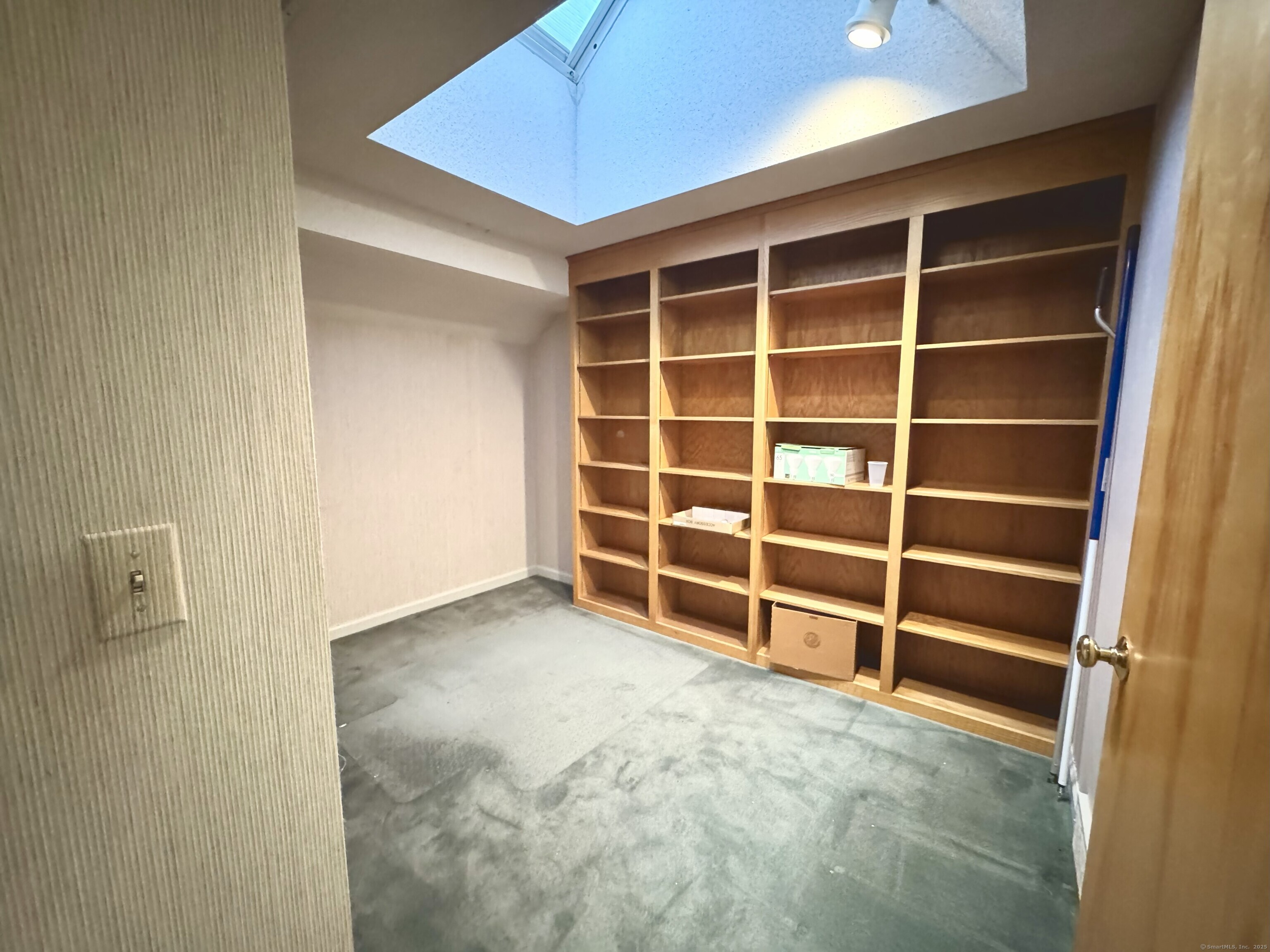 160 Wolcott, Bristol, 06010, 7 Bedrooms Bedrooms, 0 ,3 BathroomsBathrooms,Multi-family For Sale,For Sale,Wolcott,0,24132507