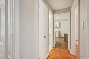 Homes for sale in West Hartford, CT | 54 Robin Rd #APT B2, West Hartford, CT 06119 | MLS# 24132265