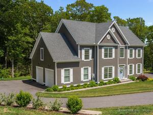 Homes for sale in East Lyme, CT | 33 Arbor Xing, East Lyme, CT 06333 | MLS# 24103270