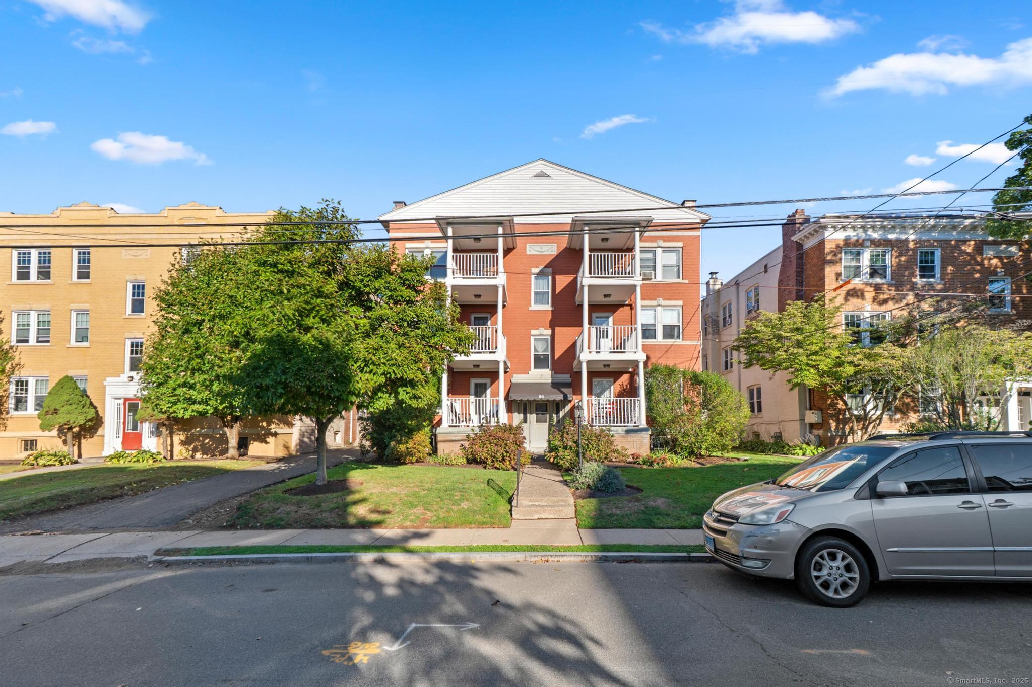 26 Robin Road West Hartford CT