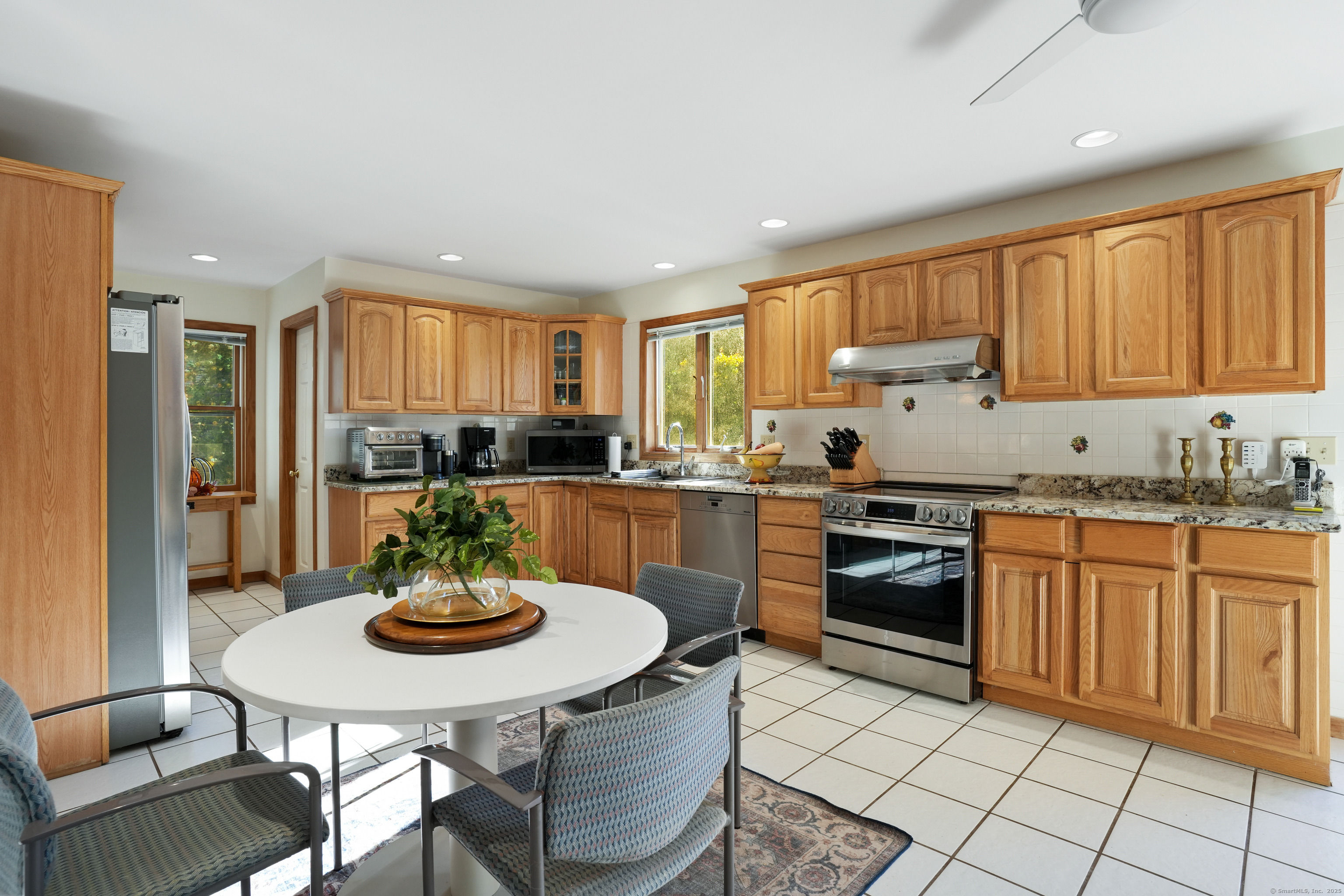 128 Carmen Hill, New Milford, 06776, 4 Bedrooms Bedrooms, 0 ,2 BathroomsBathrooms,Single Family For Sale,For Sale,Carmen Hill,0,24132013