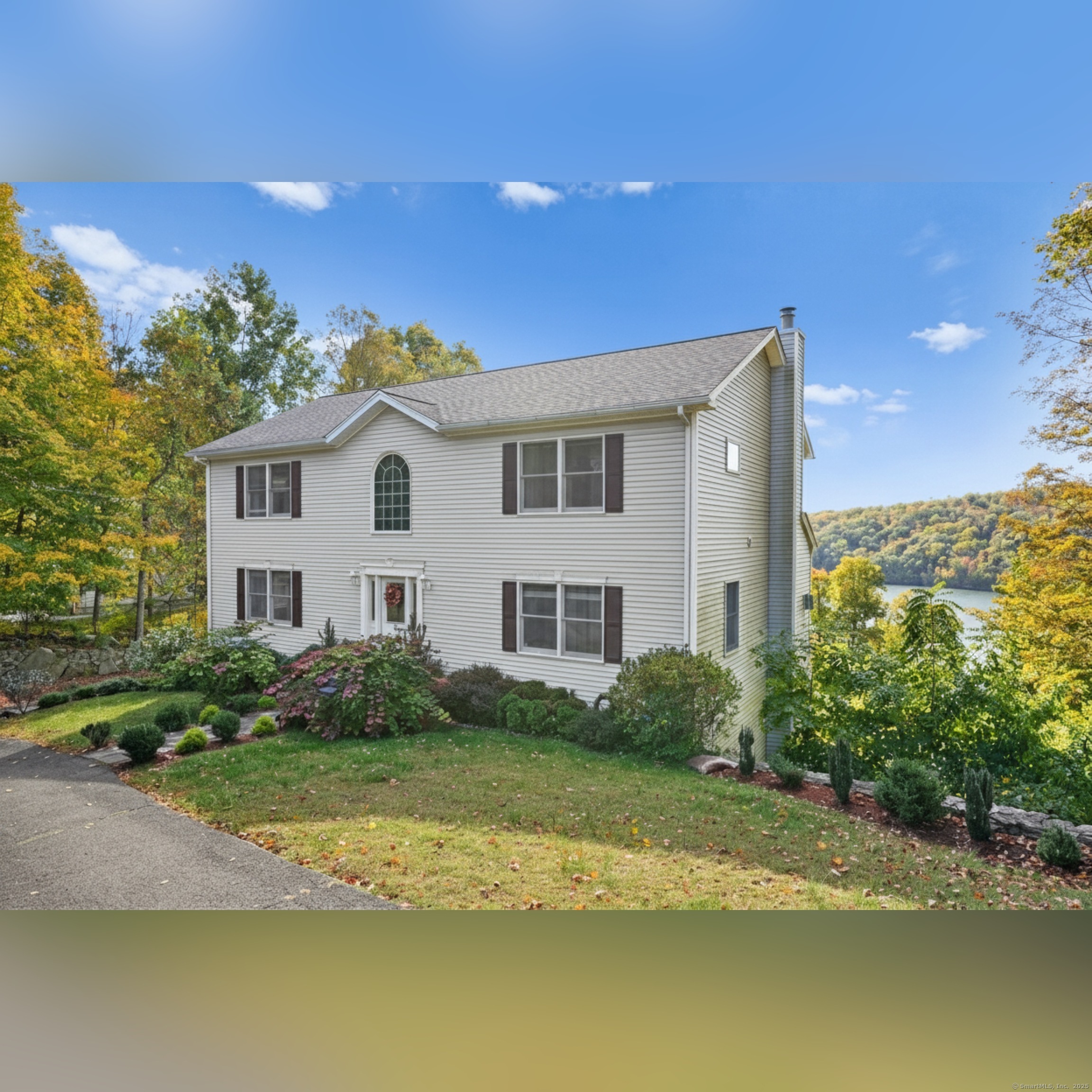 Homes for sale in New Milford, CT | 128 Carmen Hill Rd, New Milford, CT 06776 | MLS# 24132013