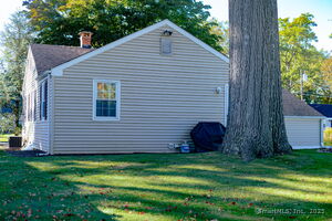 Homes for sale in Cromwell, CT | 17 Oakwood Manor, Cromwell, CT 06416 | MLS# 24129441