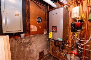 Homes for sale in Groton, CT | 17 Brookside Ln, Groton, CT 06340 | MLS# 24132469