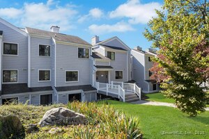 33 Rowayton Woods Drive, Unit 33
