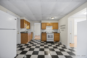 Homes for sale in Enfield, CT | 12 Thompson Ct, Enfield, CT 06082 | MLS# 24132226