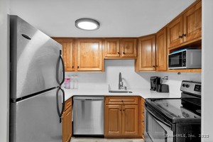 Homes for sale in Branford, CT | 16 Pine Orchard Rd #APT 23, Branford, CT 06405 | MLS# 24132861