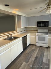 Homes for sale in Cromwell, CT | 31 Valley Run Dr #31, Cromwell, CT 06416 | MLS# 24128672