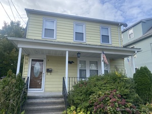 Homes for sale in Hamden, CT | 82 Helen St, Hamden, CT 06514 | MLS# 24129945