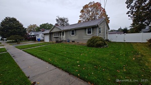 Homes for sale in Hamden, CT | 56 Dessa Dr, Hamden, CT 06517 | MLS# 24132496