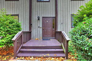 Homes for sale in Hamden, CT | 1 Pond Hollow Dr #1, Hamden, CT 06518 | MLS# 24132093