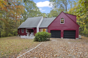 Homes for sale in Pomfret, CT | 698 Brayman Hollow Rd, Pomfret, CT 06259 | MLS# 24132841