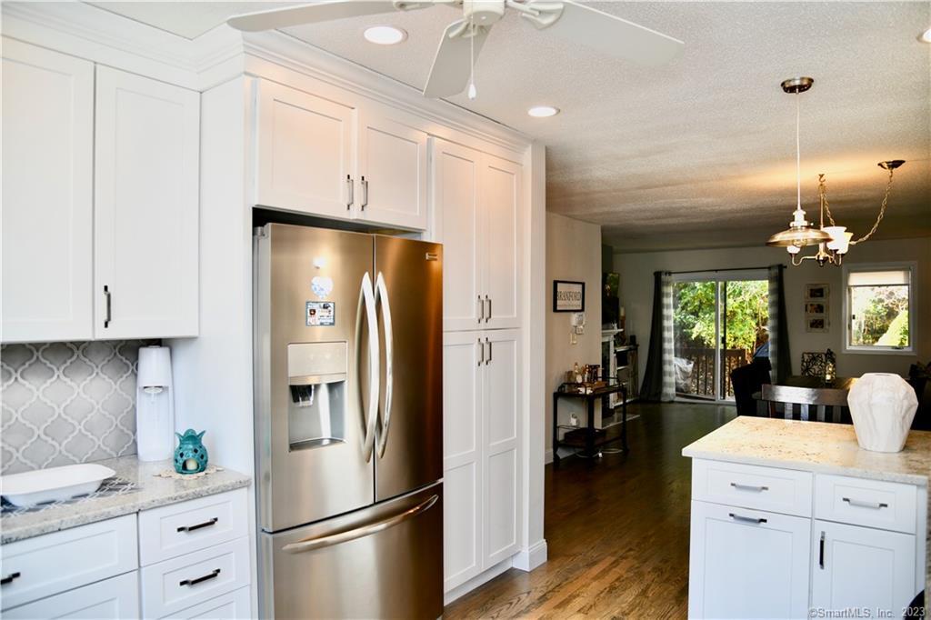 Homes for sale in Branford, CT | 3 Lakeview Dr #3, Branford, CT 06405 | MLS# 24133320