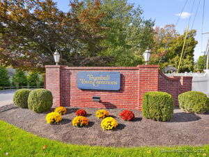 267 Mayfield Drive, Unit 267