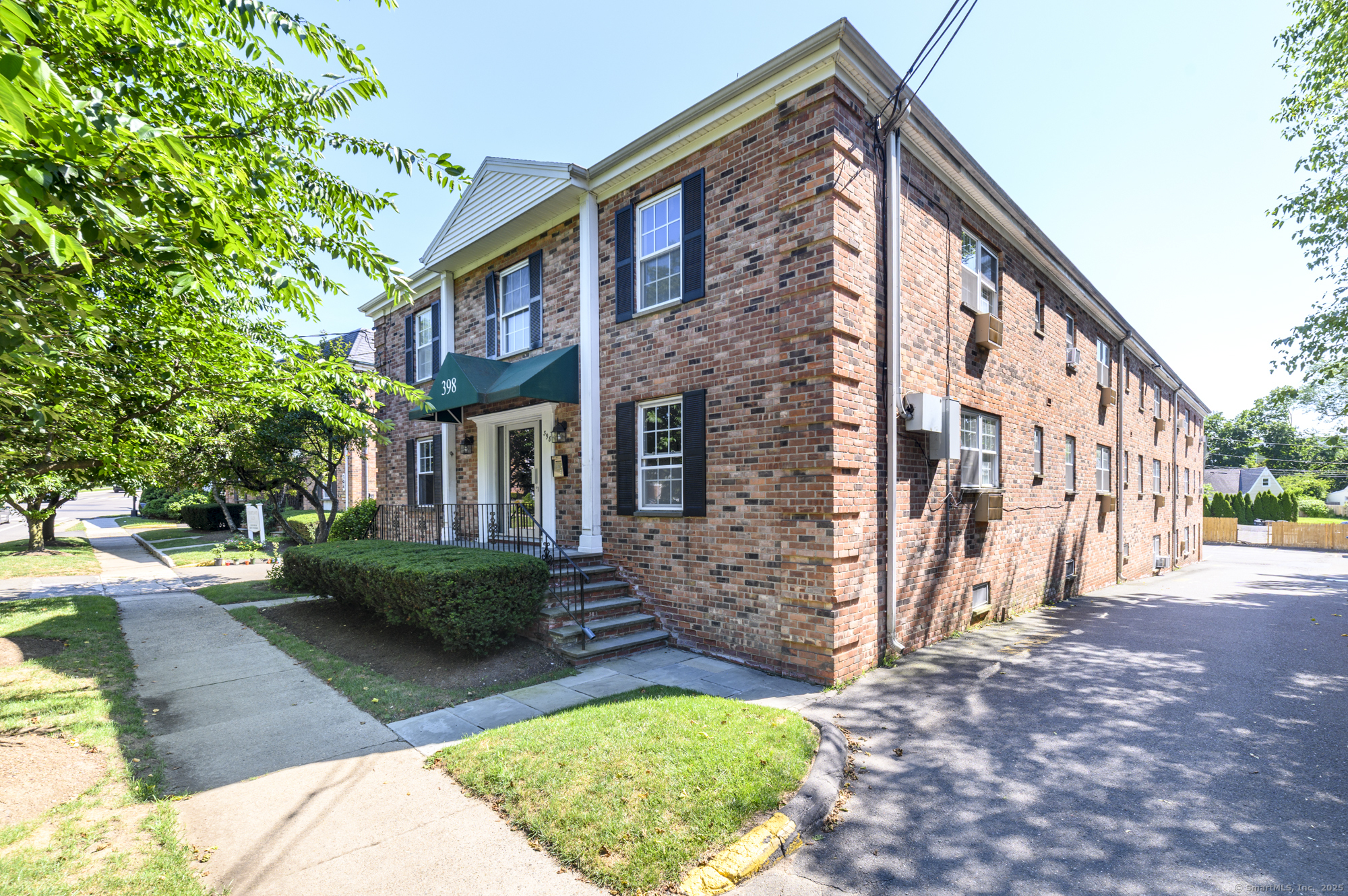 398 Courtland Avenue, Stamford, Connecticut photo 1
