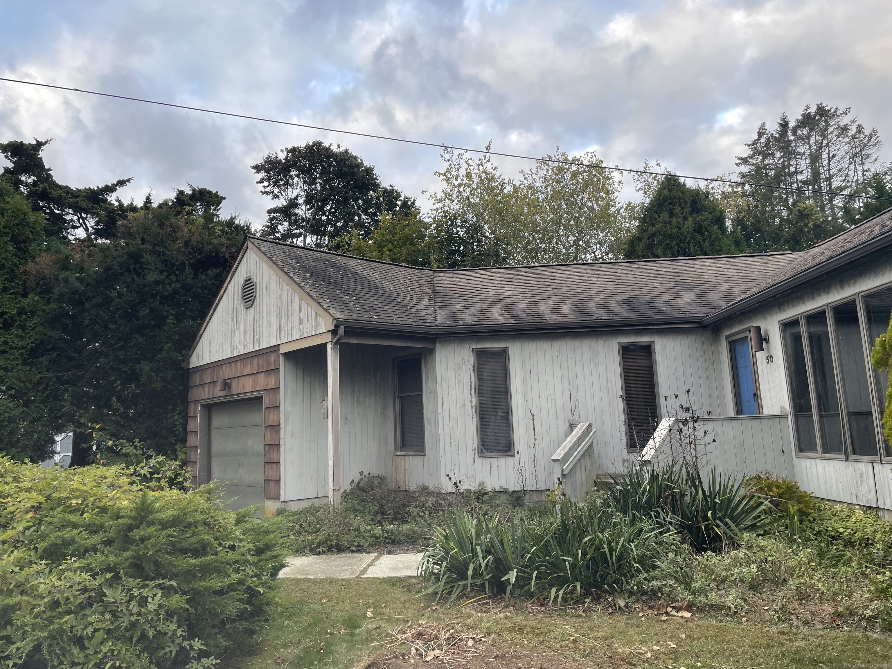 Have you been dreaming of living in Lords Point...this is your opportunity.   This one level home has a larger lot and tons of potential.  Ready for you to make this home shine and to be the jewel of the neighborhood.  *home is in probate...home sold in AS-IN condition inspections for buyers knowledge only