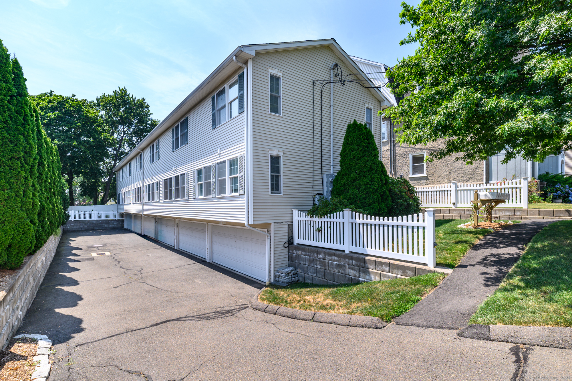 28 Woodbury Avenue, Norwalk, Connecticut photo 1
