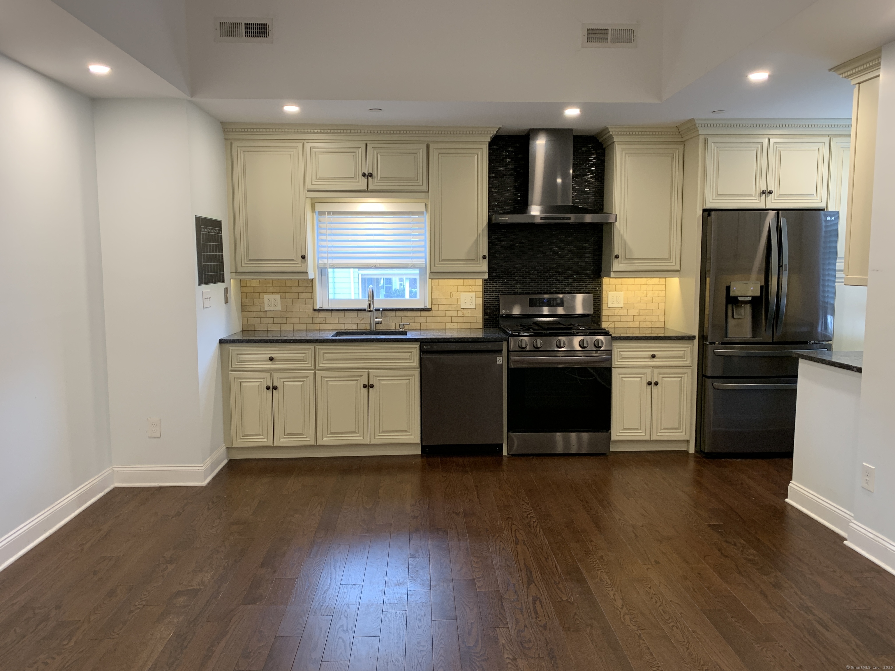 66 Cedar, Norwalk, 06854, 2 Bedrooms Bedrooms, 0 ,1 BathroomBathrooms,Residential Rental,For Sale,Cedar,0,24128035