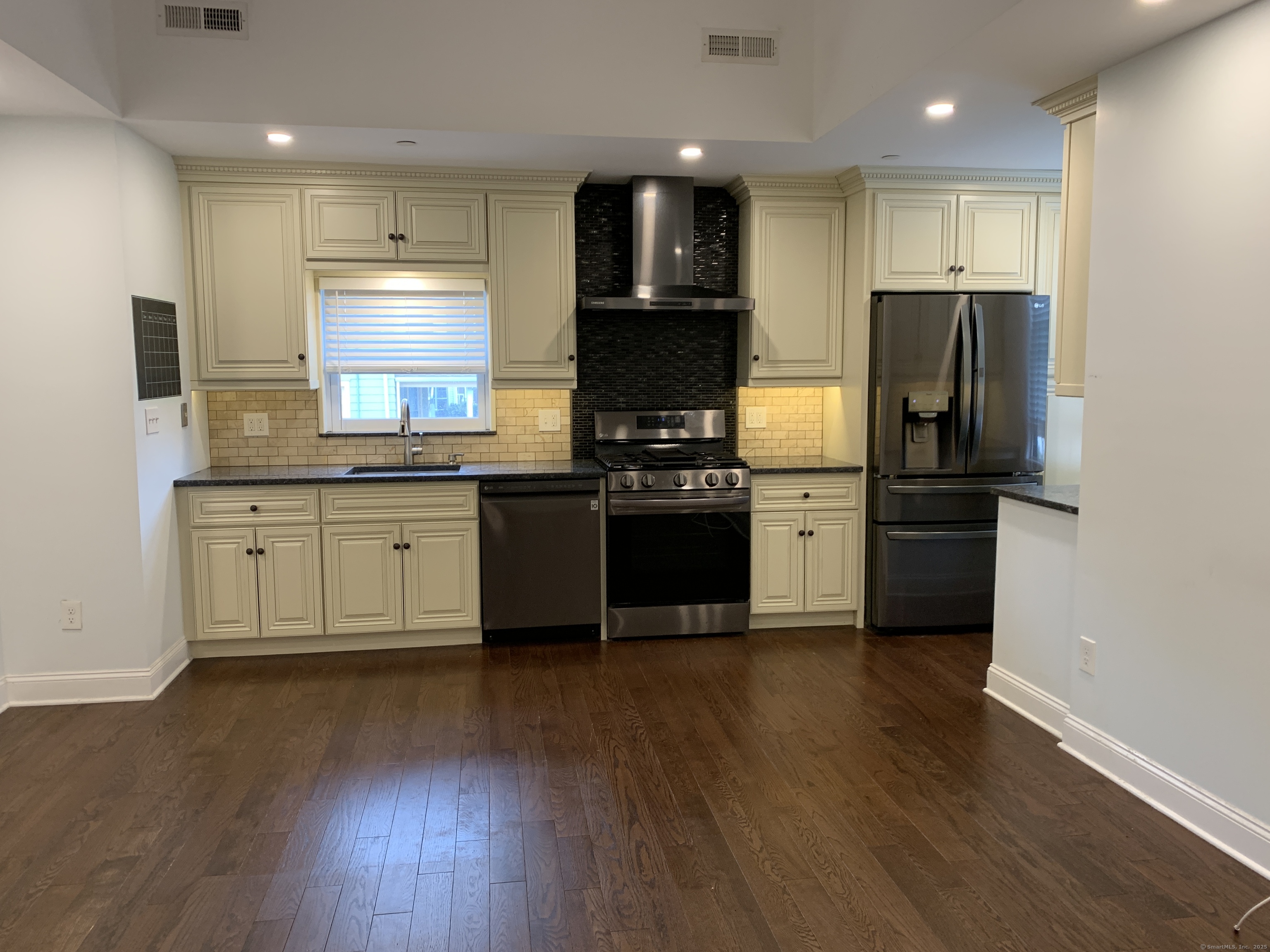 66 Cedar, Norwalk, 06854, 2 Bedrooms Bedrooms, 0 ,1 BathroomBathrooms,Residential Rental,For Sale,Cedar,0,24128035