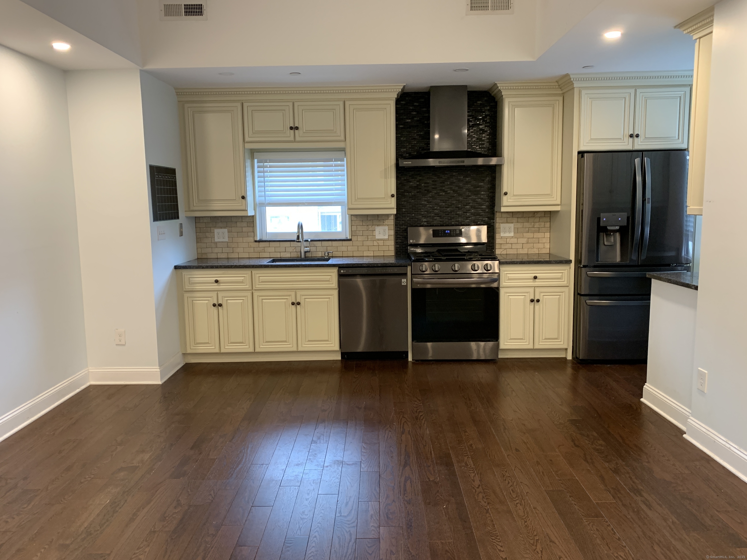 66 Cedar, Norwalk, 06854, 2 Bedrooms Bedrooms, 0 ,1 BathroomBathrooms,Residential Rental,For Sale,Cedar,0,24128035