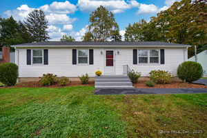 Homes for sale in Windsor, CT | 25 Maude Cir, Windsor, CT 06095 | MLS# 24133215