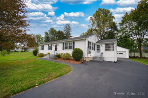 Homes for sale in Windsor, CT | 25 Maude Cir, Windsor, CT 06095 | MLS# 24133215